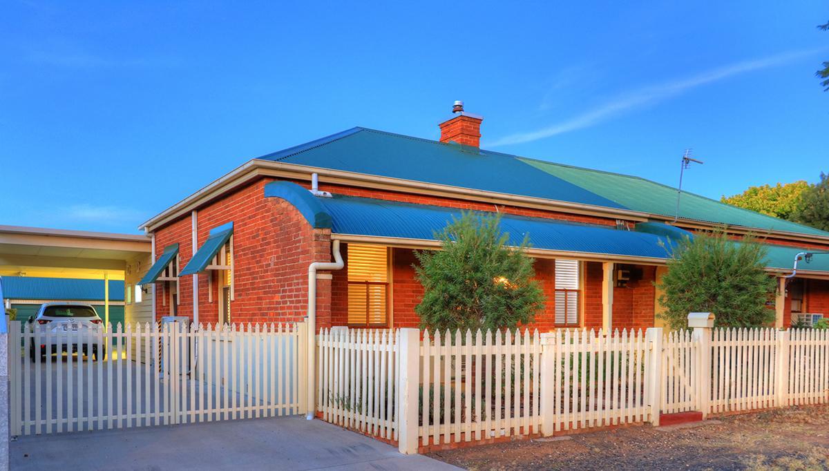 Endeavour Court Motor Inn Dubbo Esterno foto