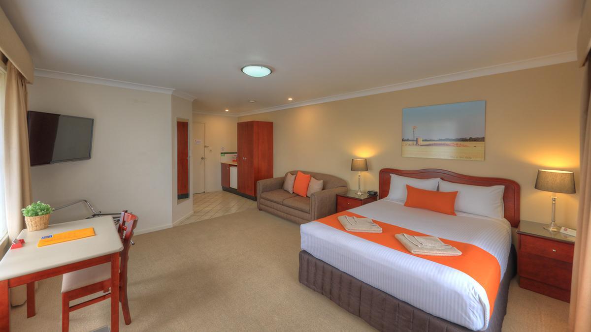 Endeavour Court Motor Inn Dubbo Esterno foto