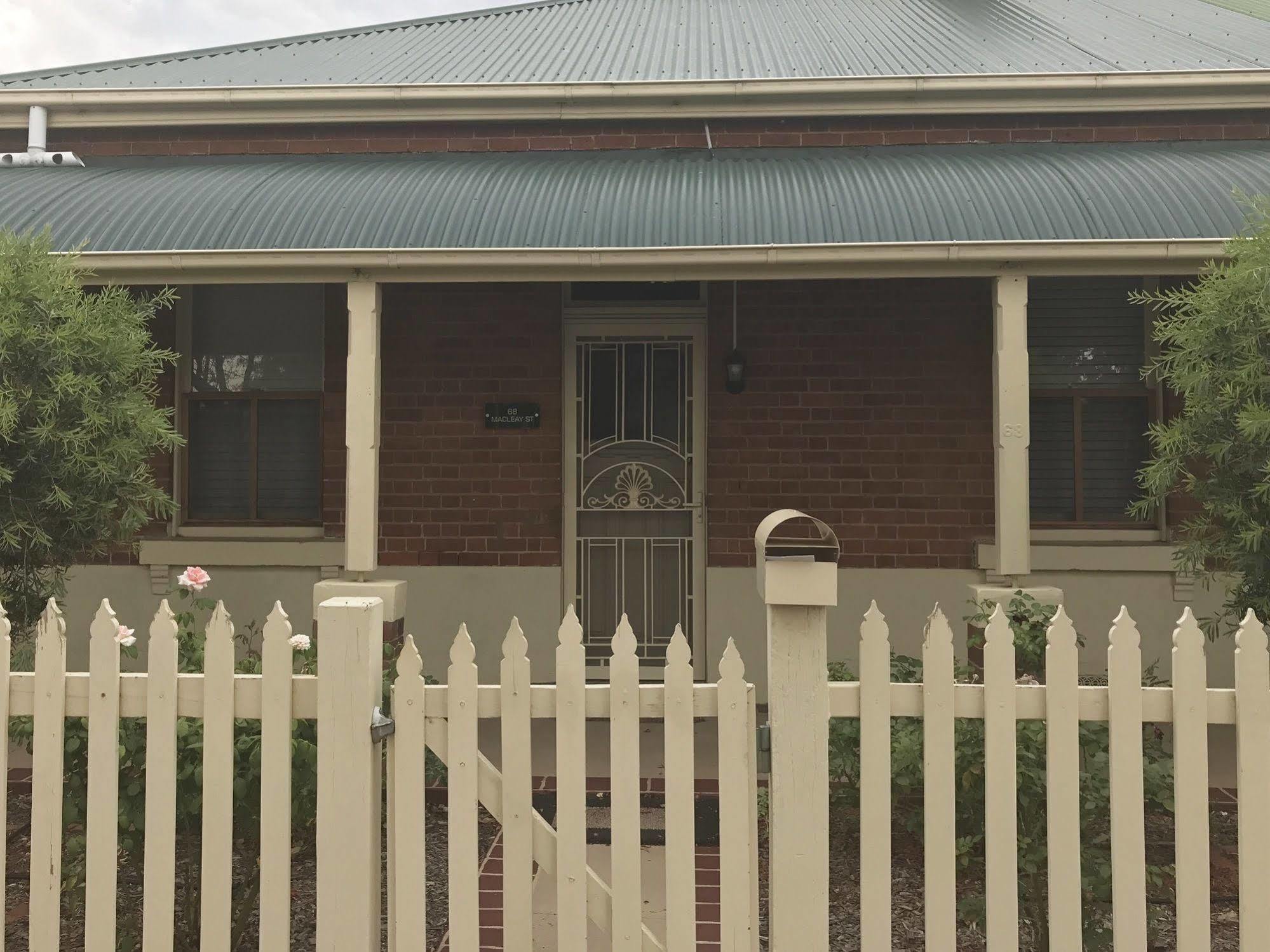 Endeavour Court Motor Inn Dubbo Esterno foto